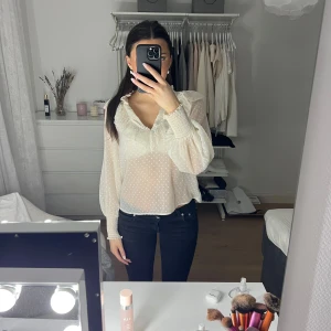 Vit blus från Zara - Vit blus från Zara, genomskinlig och tunt tyg