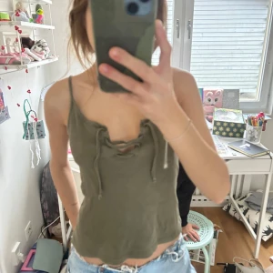 Linne - Ascoolt militärgrönt linne