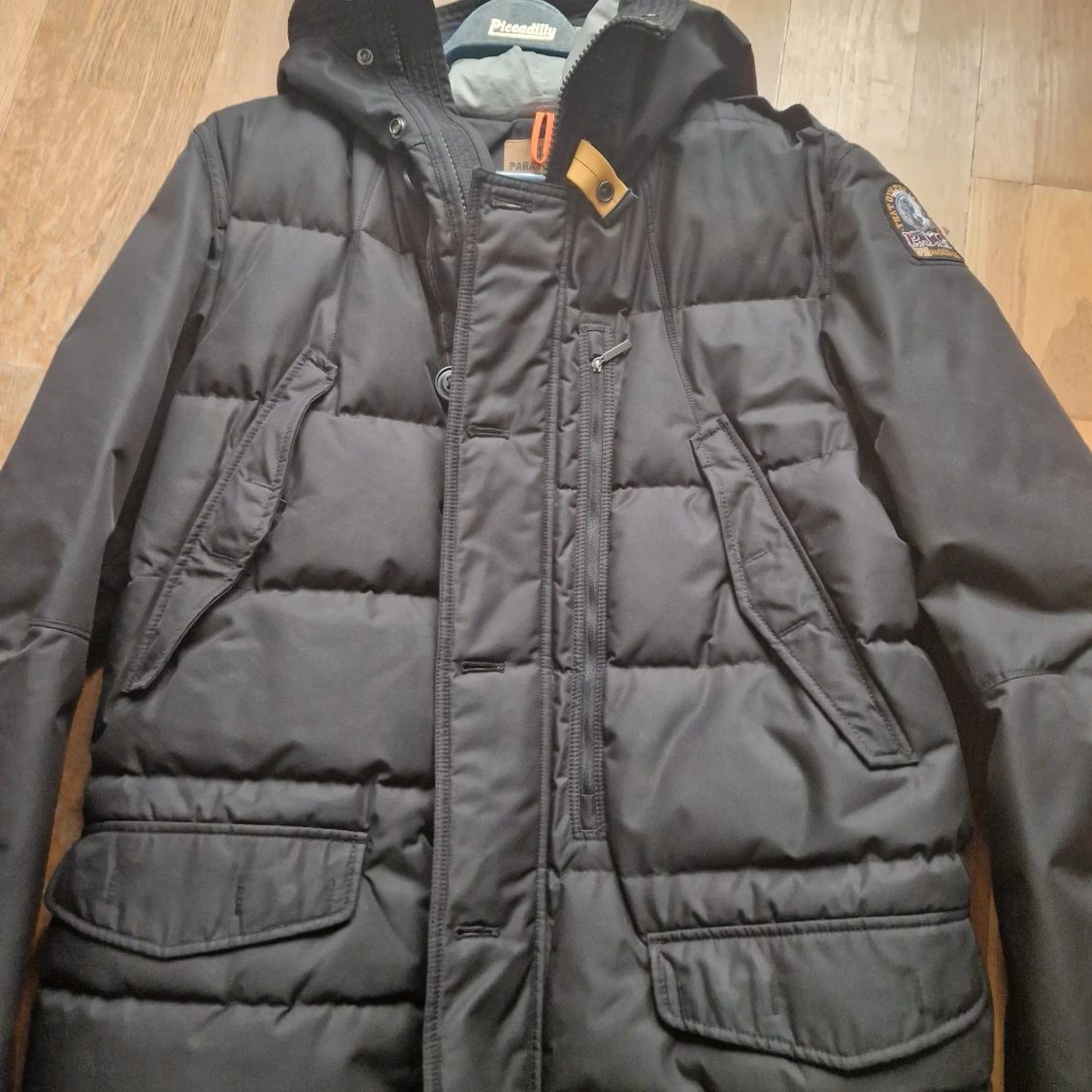 Svart dunjacka från Parajumpers - 2