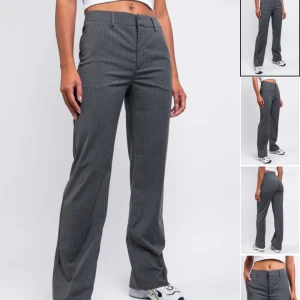 Kostymbyxor från Madlady - Lågmidjade Kostymbyxor - Cybel Grey Stripe  Använda men fint skick Storlek: 34 Längd: regular 🤍  Nypris: 650kr