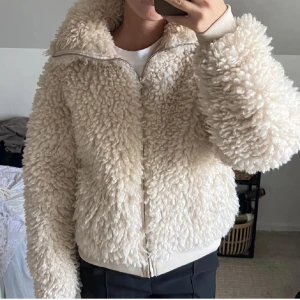 Fluffig jacka - Jätte snygg fluffig päls jacka 