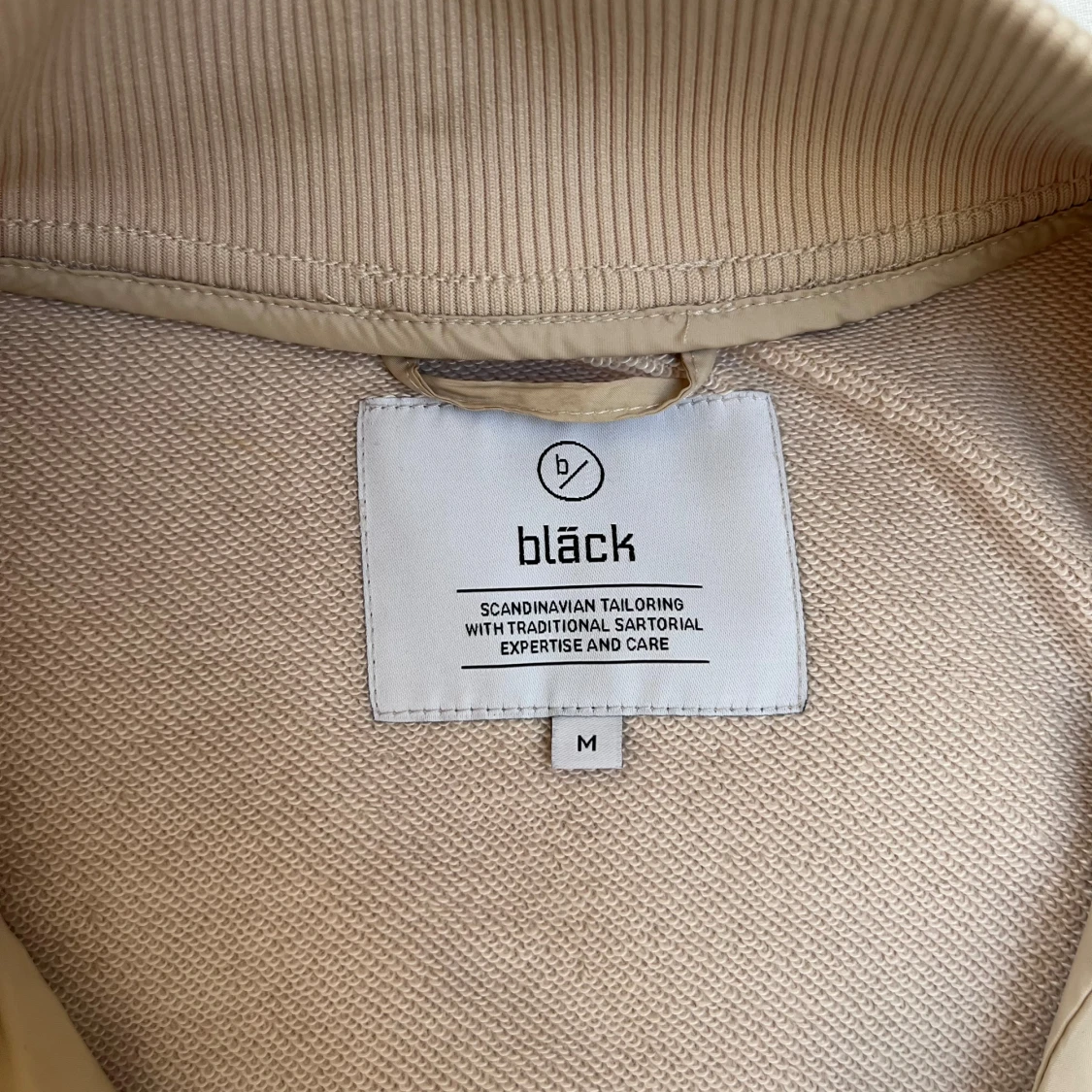 Beige Cardigan storlek M - 91