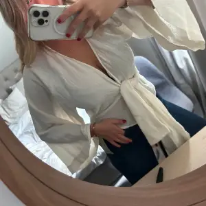 Blus ifrån zara, storlek S💗