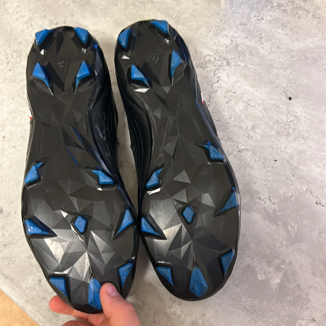 Adidas fotbollsskor  - 92