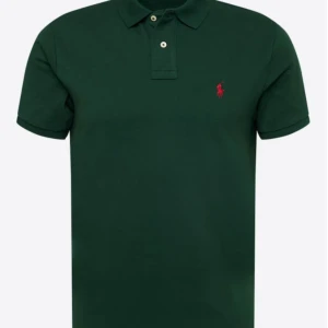 Ralph louren pike  - Den e så gott som ny, använt någon gång när jag varit ute på golf runda. Piken e från about you. Ny pris 1200