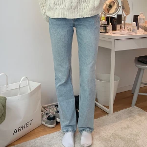 Ljusa jeans - Ljusblå jeans, midwaist, fint skick