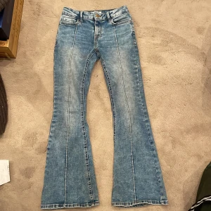 Jätte fina jeans från lindex i storlek 146❤️ - Säljer dessa jätte fin jeans från lindex pgd av att de inte kommer till användning. Str 146❤️ skriv för mer bilder💞🙌🏻 pris kan diskuteras!❤️