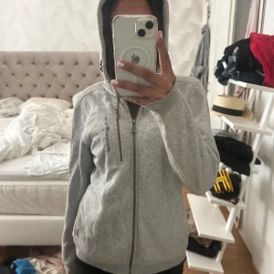 Sail racing  - Säljer min sail racing tröja få den inte kommer till användning längre. Storlek 170/xs