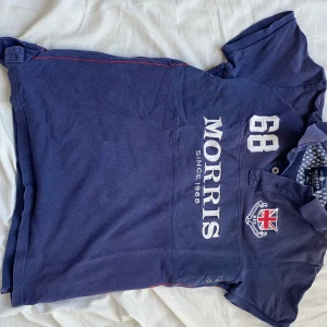 Morris t shirt  - Känt märke typ 2 år sedan den är retro och fin stil 