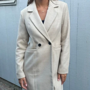 HöstKappa - Superfin höstkappa i nyskick💛Aldrig använd🍂