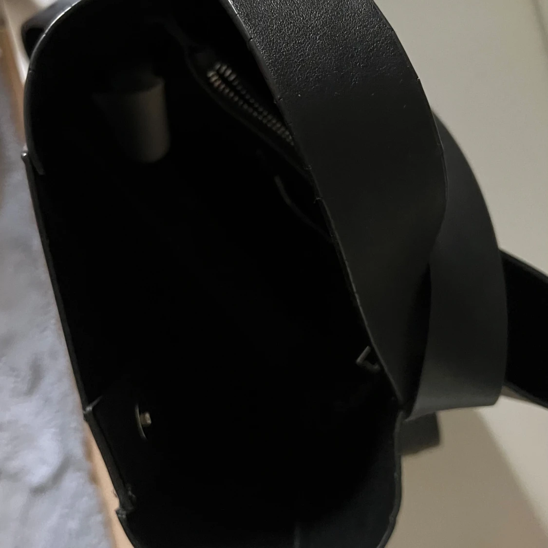 Svart väska  - 91