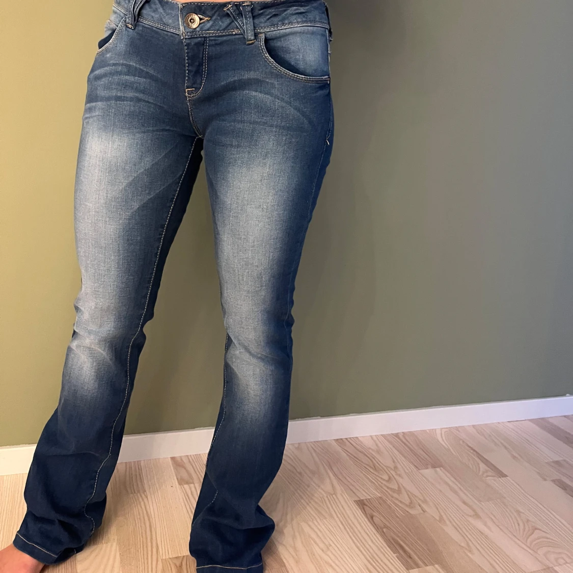 Lågmidjade Bootcut jeans!  - 92