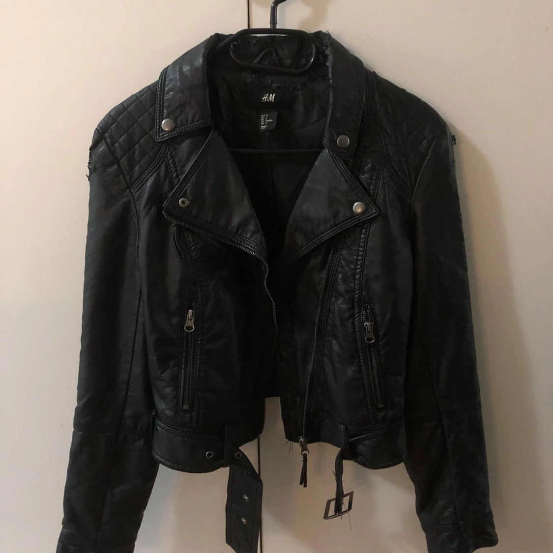 Svart läderjacka