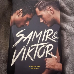 Bok - Samir och Viktor  - Endast stått i en hylla. 