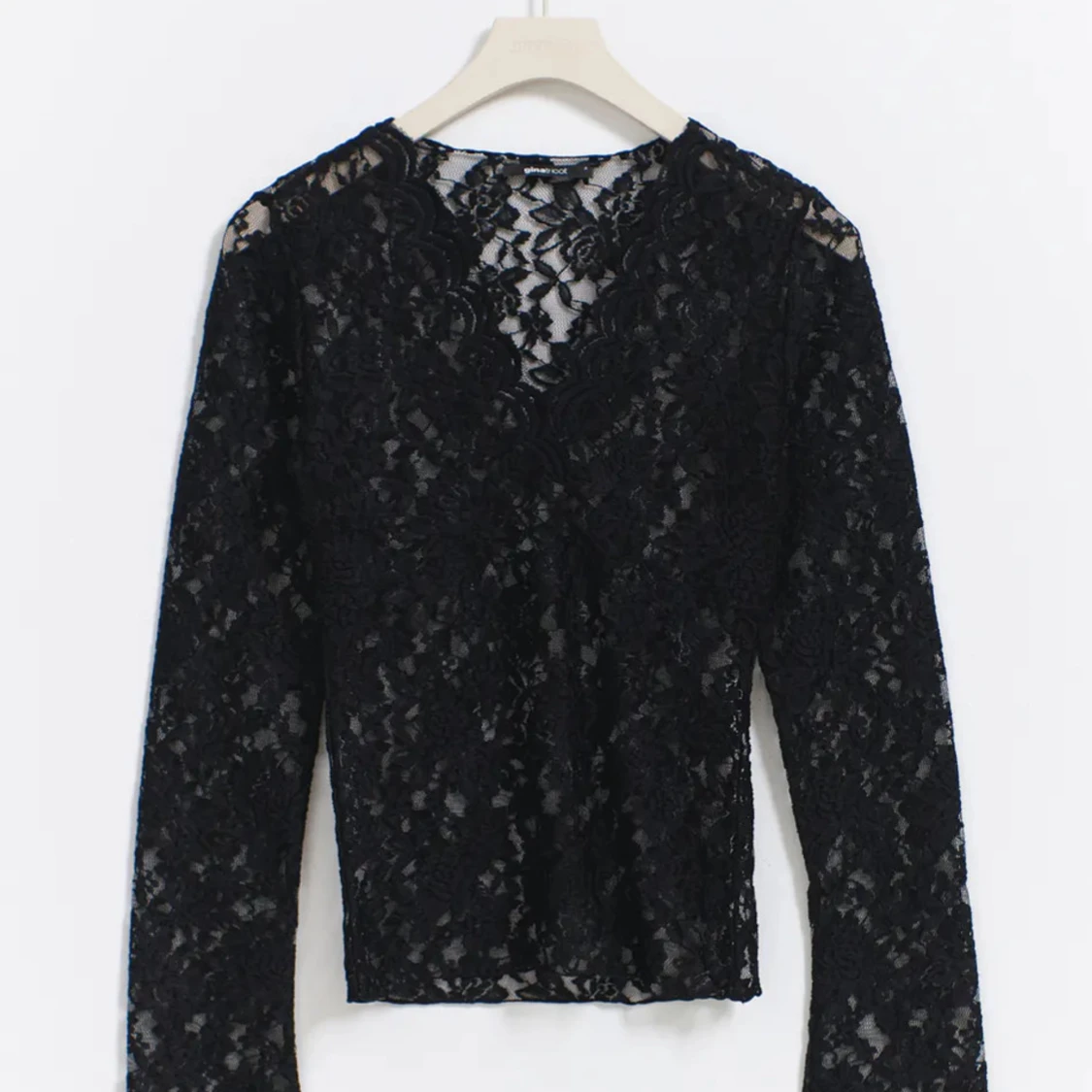 V-neck lace top - 90