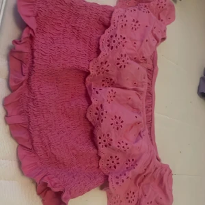 Rosa offshoulder topp. - Söt rosa offshoulder topp med korta ärmar från Italien 🩷