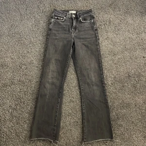 Grå/svarta jeans - Grå/svarta jeans 