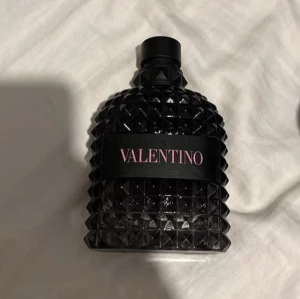 Valentino born in Roma edt - Parfym 