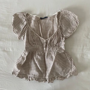 Brandy Melville babydoll milkmaid gingham coquette topp  - Knappt använd! Slutsåld så vitt jag vet 💋