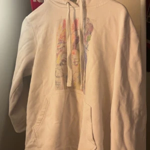 Hoodie med tryck - Gammal tröja kommer inte till användning 