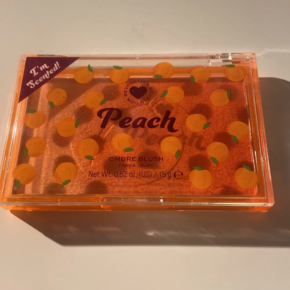 Peach blush ifrån w7. Endast testad en gång på handen. . Skönhet.