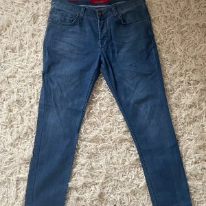 Jacob Cohen jeans - Riktigt schyssta Jacob Cohen jeans i nyskick. Nypris cirka 6000 mitt pris 799🙌 storlek 34