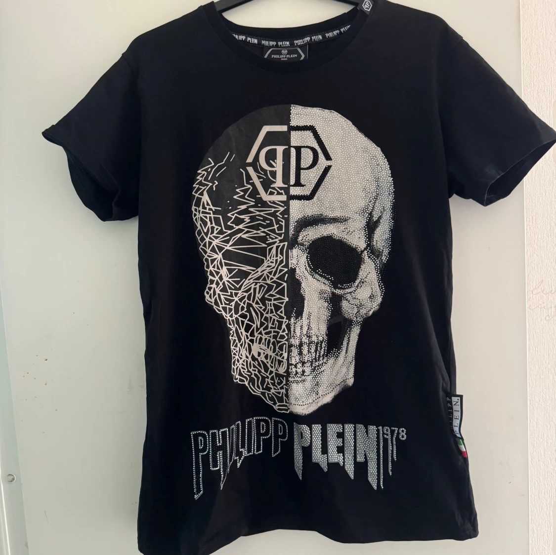 Svart t-shirt med dödskalle från Philipp Plein