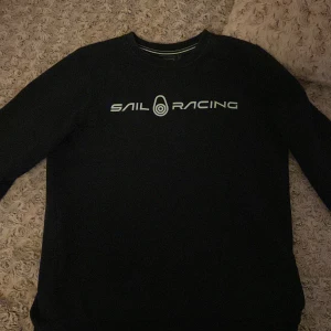 Tröja - Säljer denna fina sail tröjan för kommer nt till användning längre. 