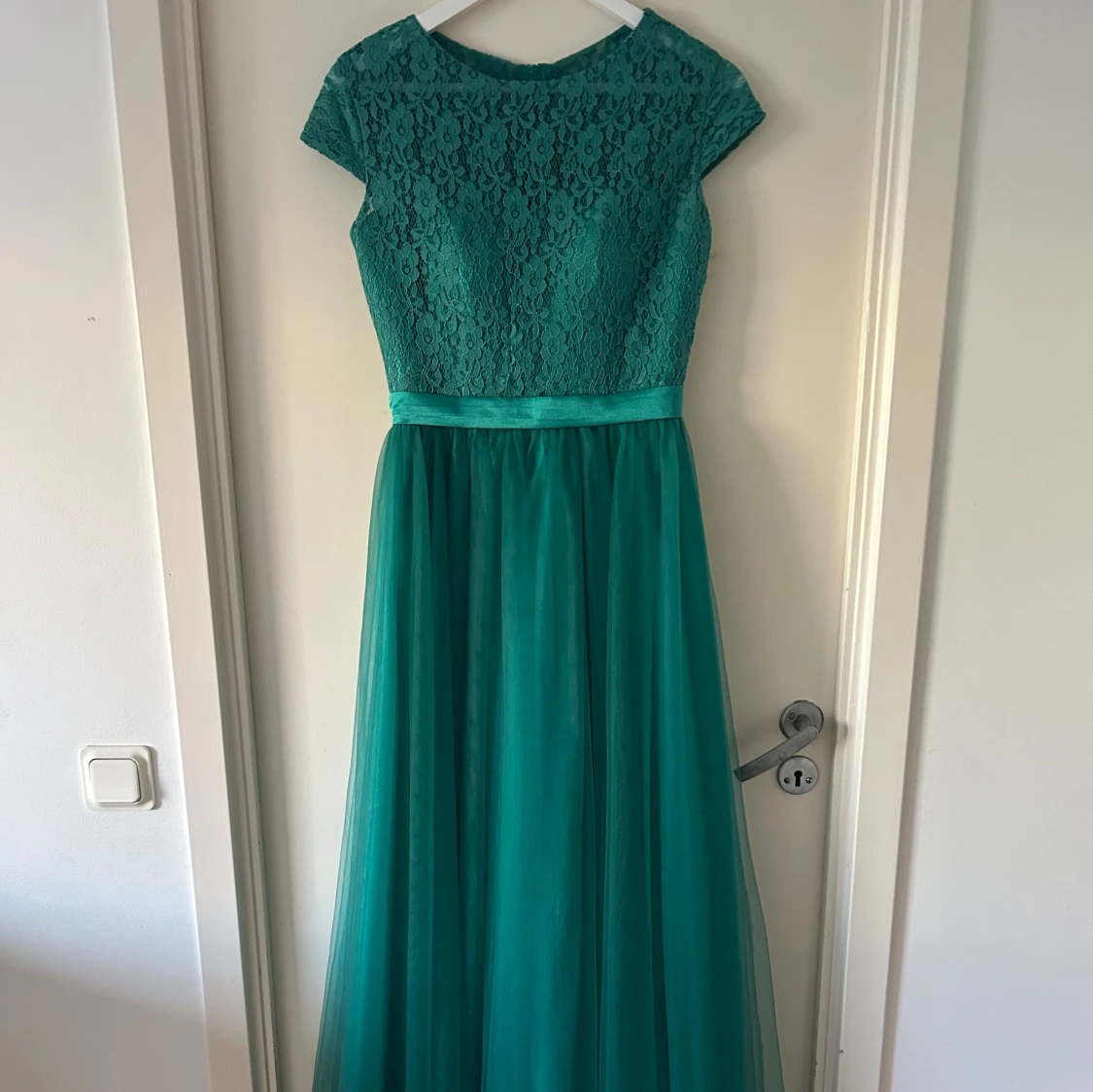 Grön långklänning från Hebeos