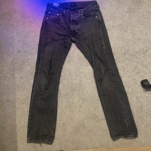 Levis 501 - Väldigt fina jeans från Levis 501. Storlek 30/32. Tveka inte att höra av er vid funderingar. 
