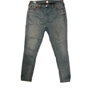 True religion jeans - Säljer dessa asfeta trueys. Små defekter som knappt syns. Kom dm för mått, priset kan diskuteras vid snabb affär.