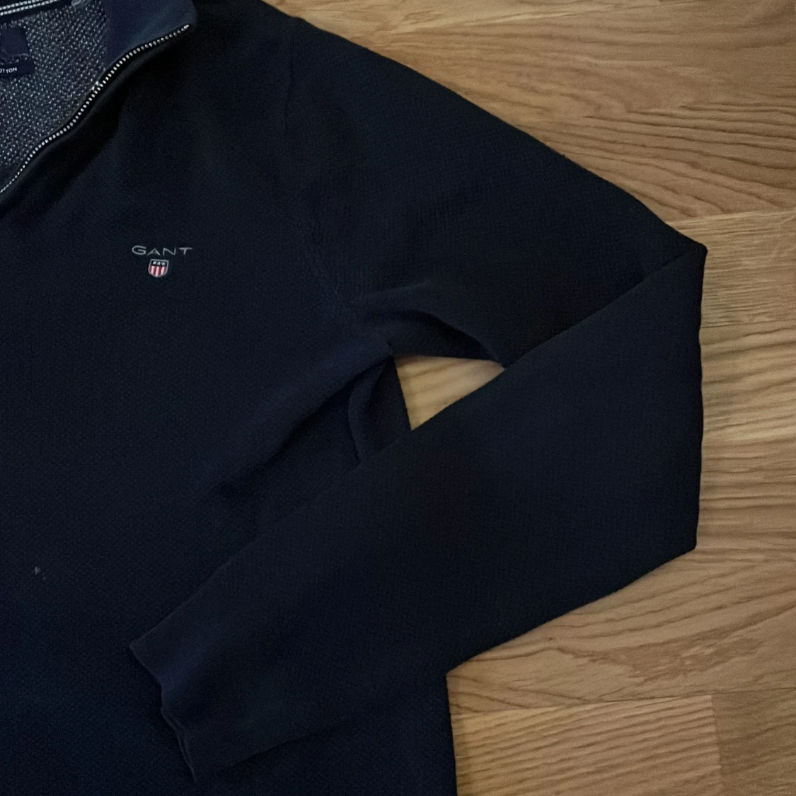 Mörkblå tröja med dragkedja från Gant - 2