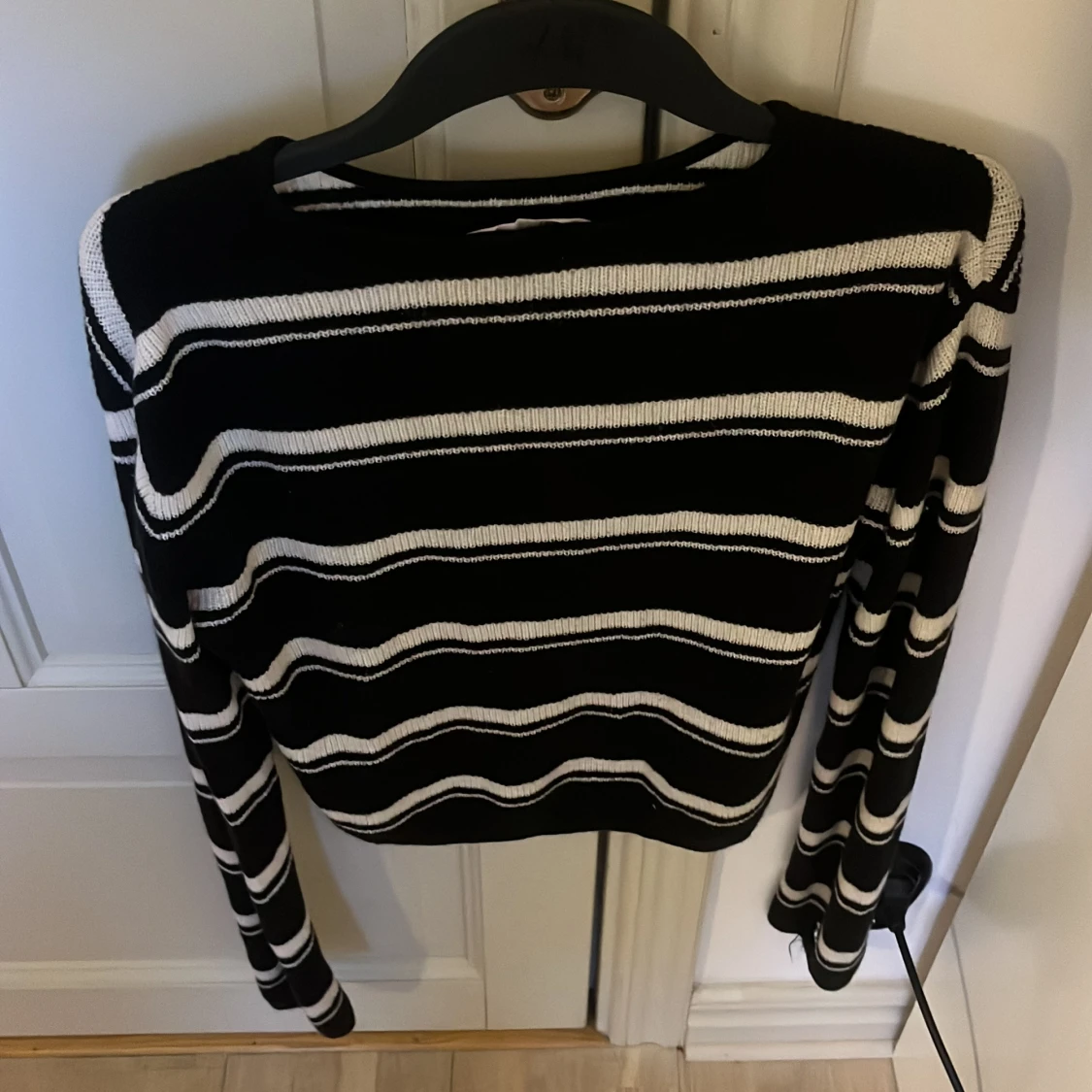 Svart & vit randig kofta - 1