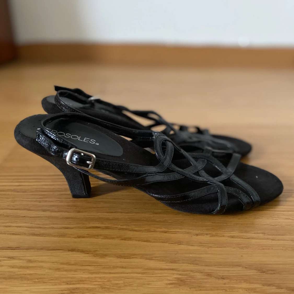 Svarta högklackade sandaler från Aerosoles