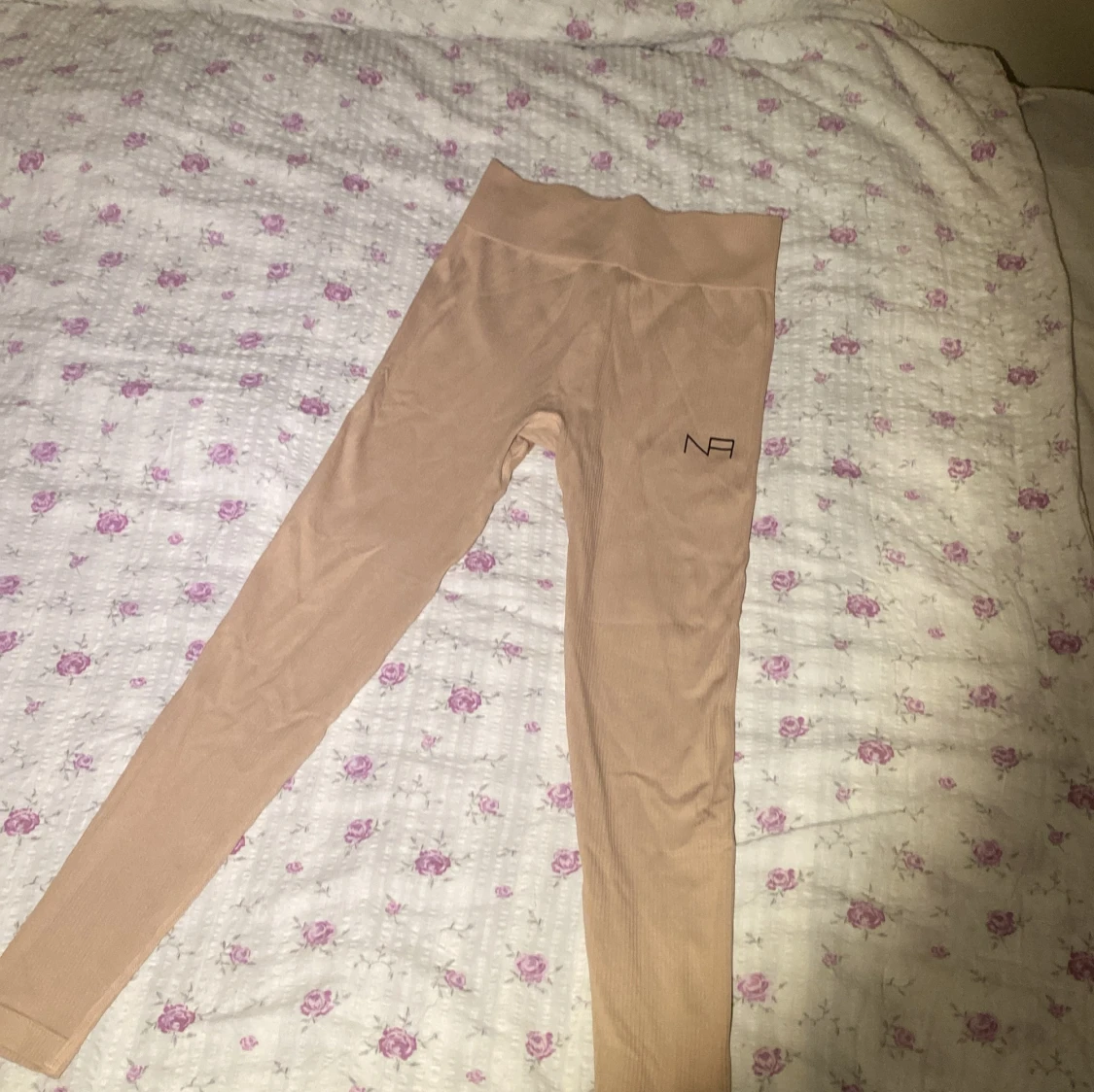 Beigea träningsleggings