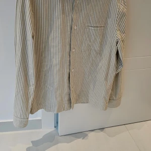 Filippa K skjorta  - Storlek 50/ M