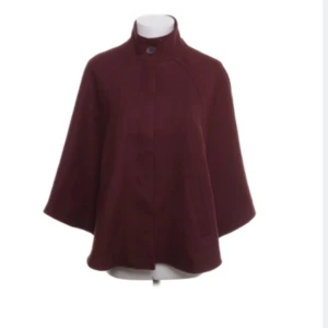 Hm cape/ poncho - Jättefint skick! Nästintill oanvänd, storlek 36