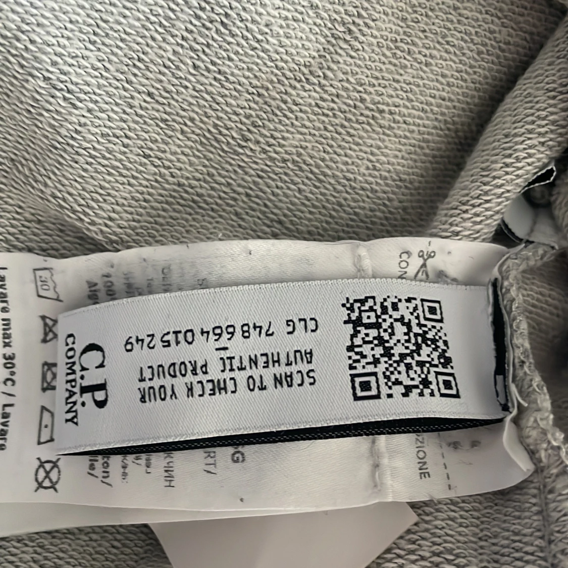 Grå sweatshirt från C.P. Company - 2