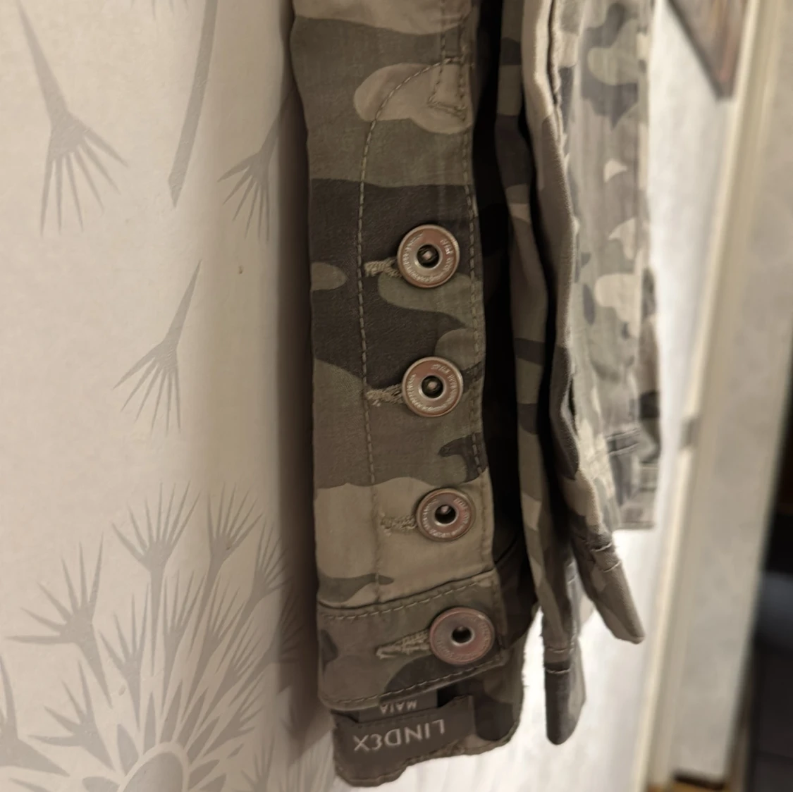 Camouflage cargobyxor från Lindex - 2