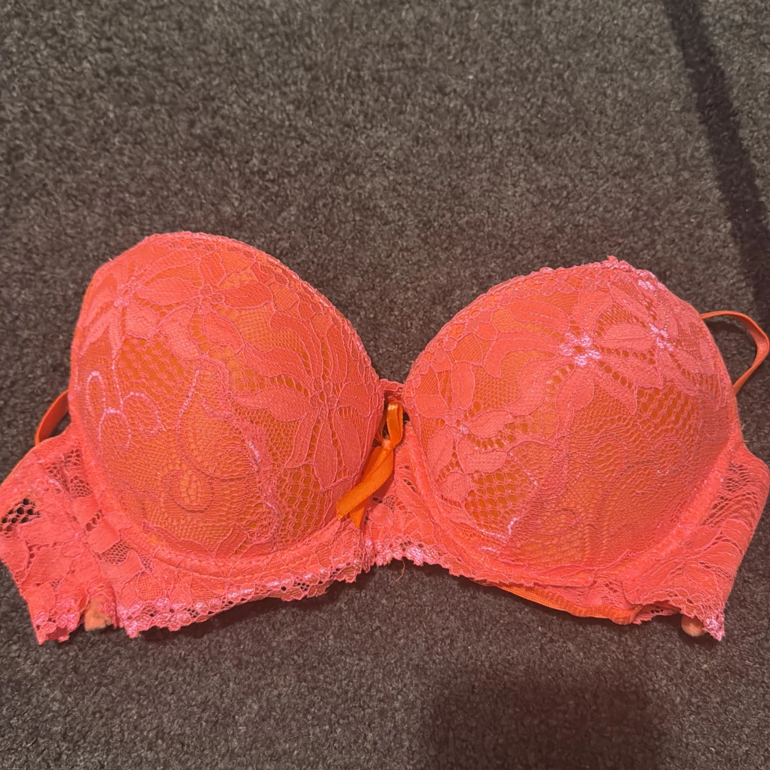 Aprikosfärg spets-bh