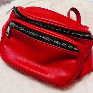 Cross bag - Fashion21 cross bag with little damage