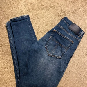 Tiger of sweden jeans  - Säljer dessa ass feta tiger of sweden jeans. Jeansen är i skit bra skick utan defekter. Vid minsta lilla fundering är de bara att skriva mvh Alexander 