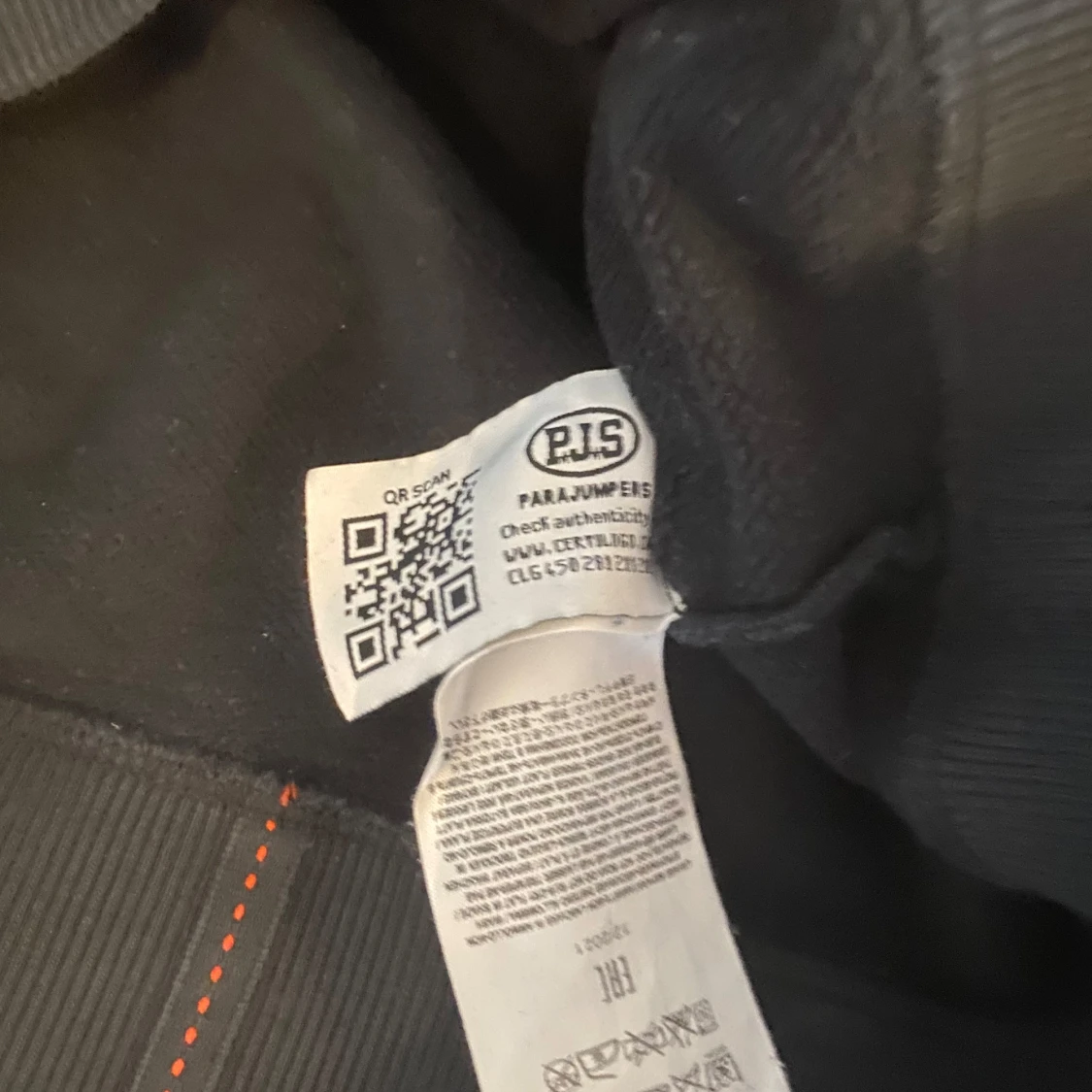 Svart sweatshirt från Parajumpers - 2