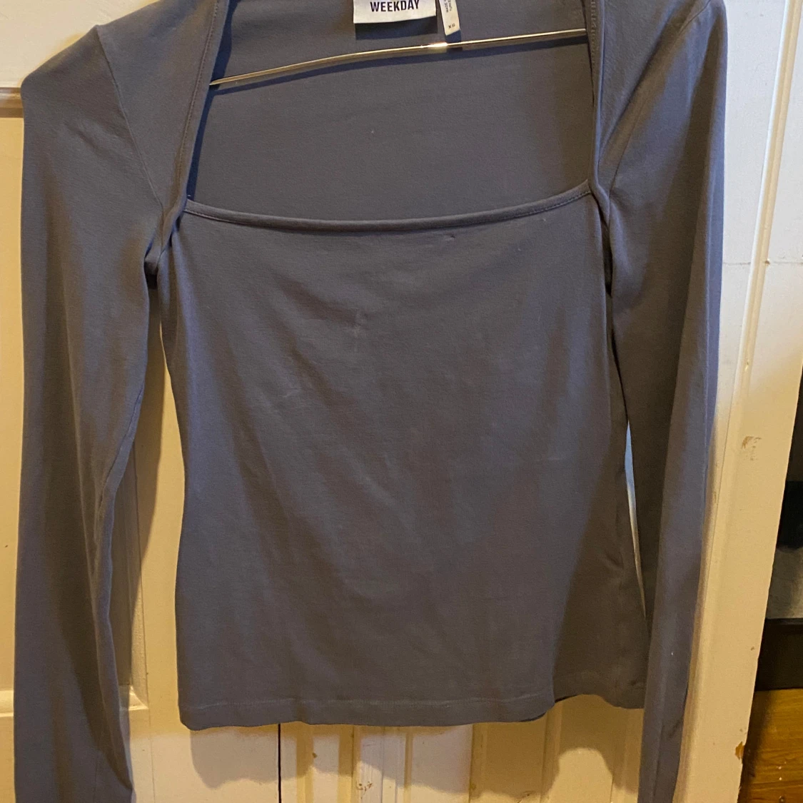 Grå långärmad topp från Weekday