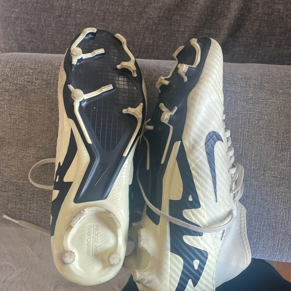 Kräm Vita fotbollsskor från Nike - 2