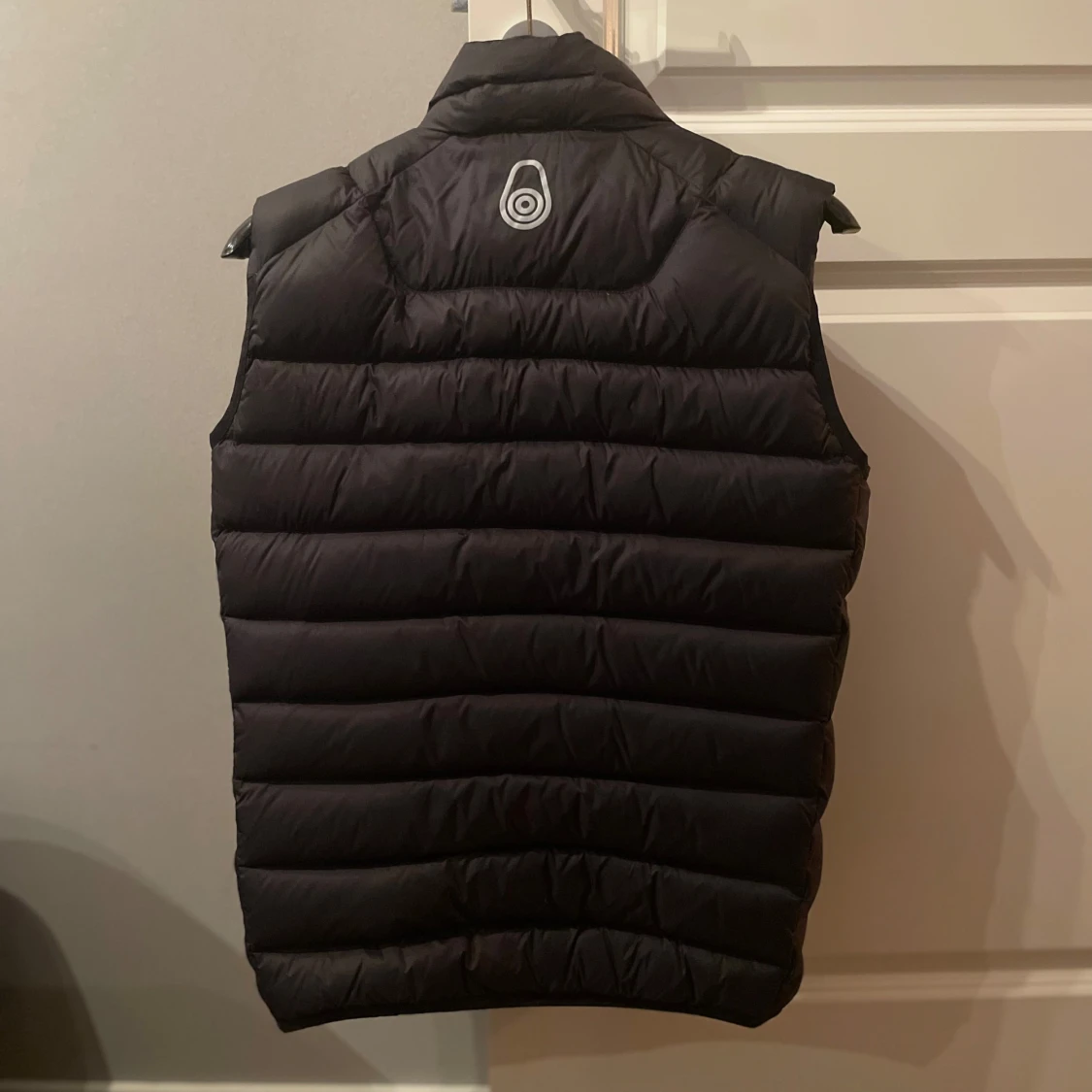 Svart dunväst från Sail Racing - 1