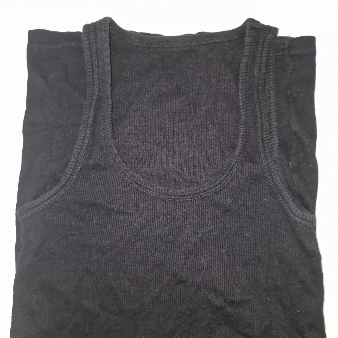 Svart ribbad linnetopp - 2