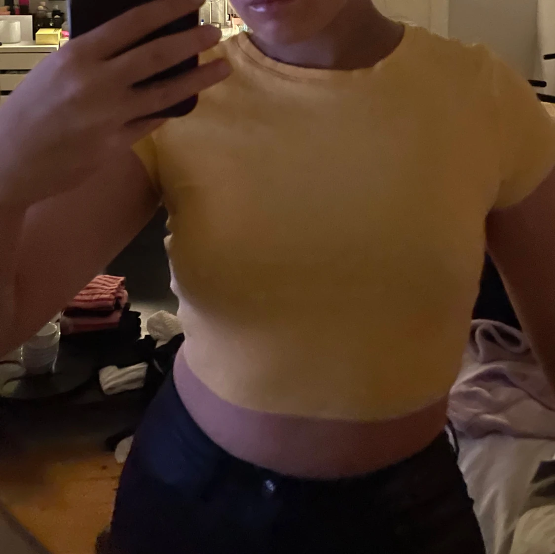 Gul ribbad t-shirt - 90