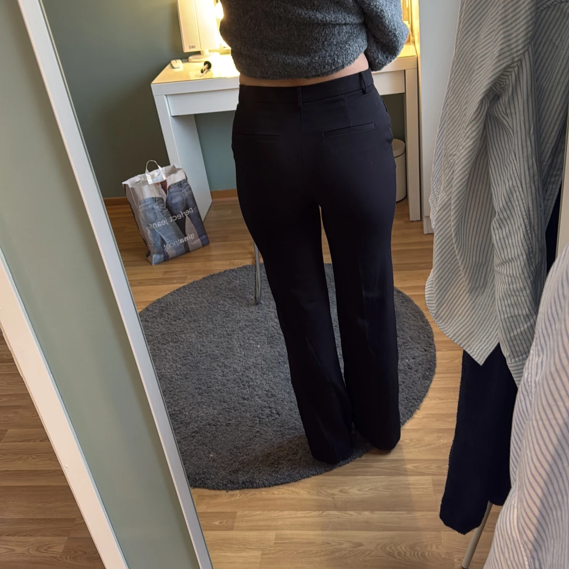Svarta kostymbyxor - 90