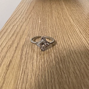 Lily and rose ring  - Lily and rose ring. Färg light pink. 